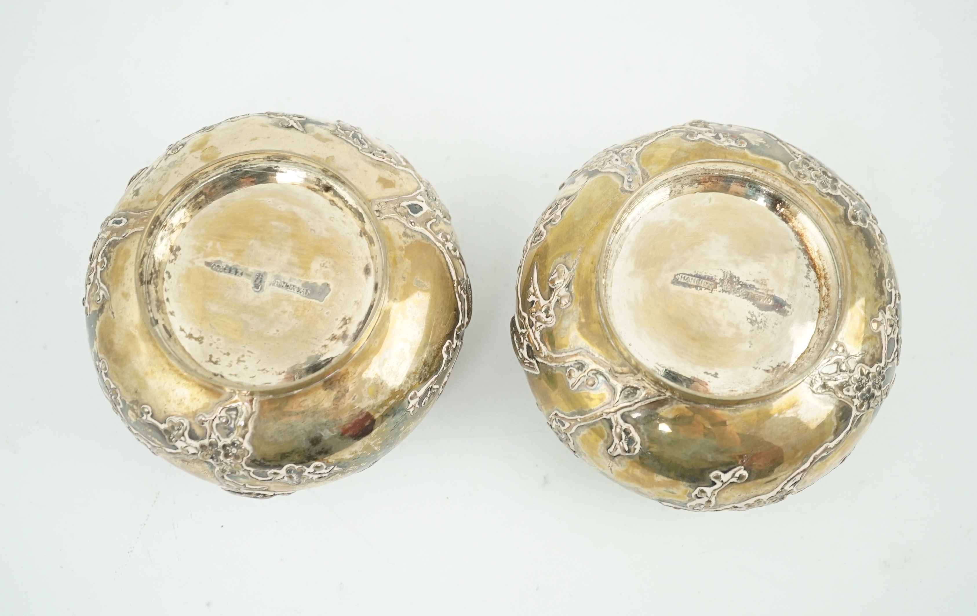 A pair of late 19th/early 20th century Chinese Export silver baluster bowls, by Zee Wo, Shanghai